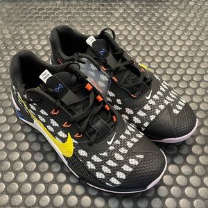 Nike Metcon size 12. Lock laces.